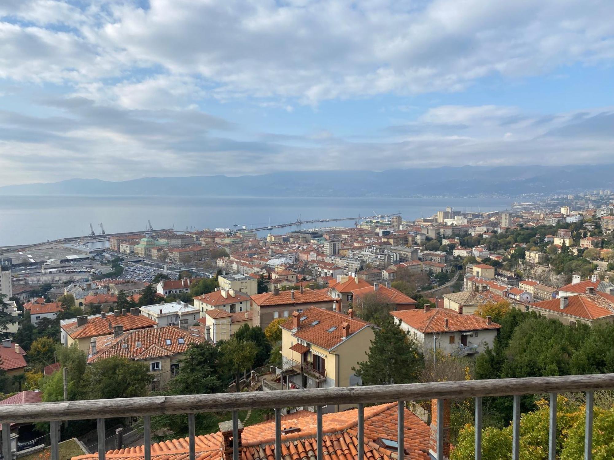 Appartement Nona'S View With Balcony à Rijeka Extérieur photo